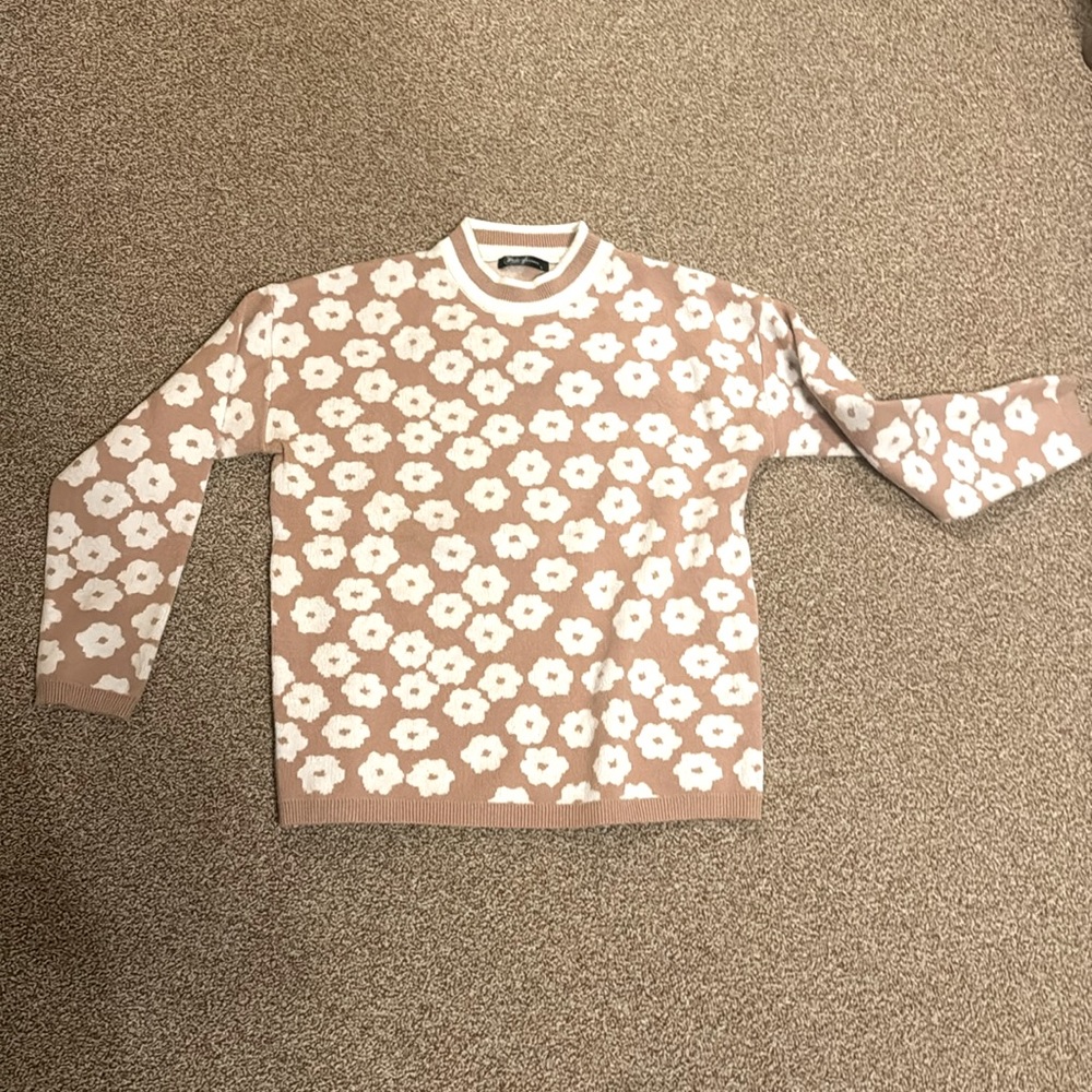 camel and white sweater with flowers small